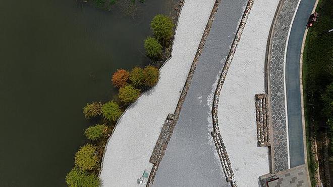 泡泡玛特盲盒遭遇调包事件：消费者权益的挑战与市场监管的反思